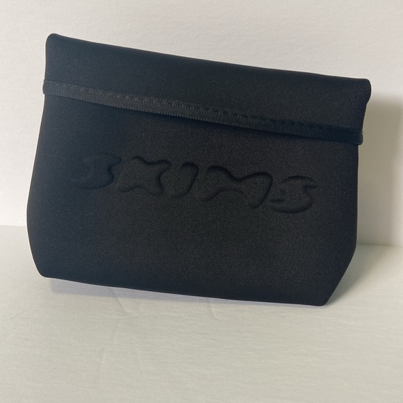 SKIMS pounch - Picture 3 of 5